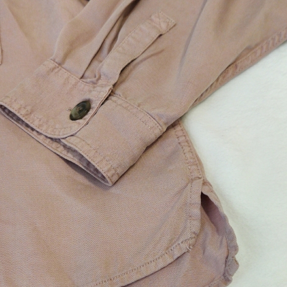 AMERICAN EAGLE. Women's Pink Button-Up Jacket - Picture 4 of 11